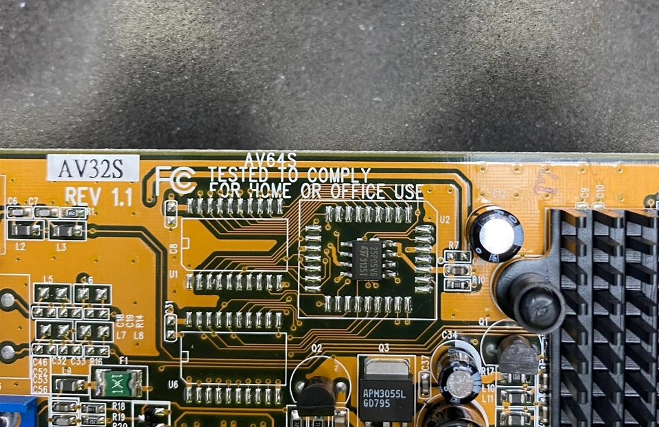 32MB Gigabyte AV32S REV 1.1 VGA / COMP OUT AGP Graphics Video Card - Image 2 of 4