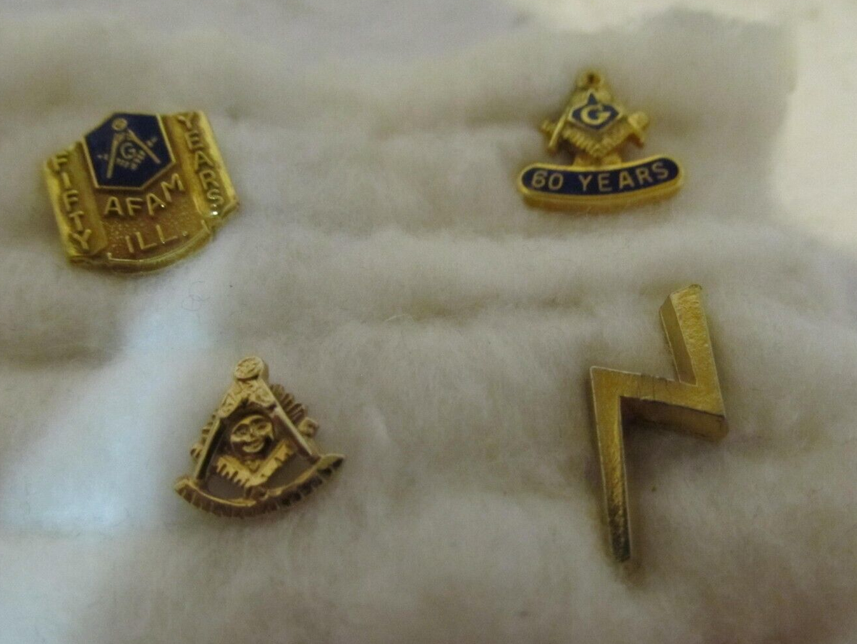 ▪️50’s【FREE MASONRY】ACCSESSORIES Amazon.com: Blue Lodge Masonic Silver Chain Collars with Silver