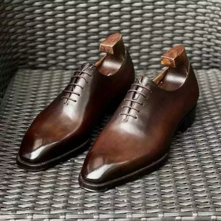 Mens wholecut deals leather shoes