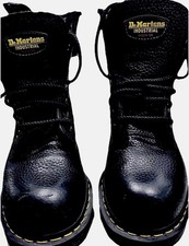 Dr. Martens Men s Black Round Toe Boots Size 10 Smooth Leather Lace up Boots