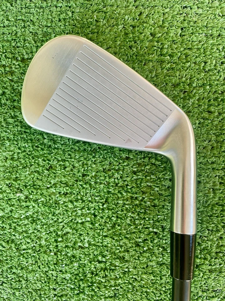 Taylormade P790 Irons 6-PW Regular Flex Graphite Left Handed Mens Golf Clubs - Image 3 of 4