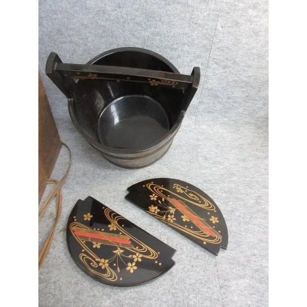 Jubako Bento Box Japanese Black painted gold lacquered flower raft pattern hand