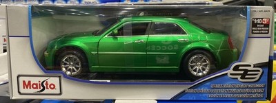 Maisto 1:18 Special Edition 2005 Chrysler 300C HEMI Diecast - Green
