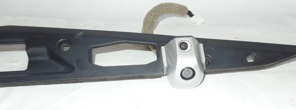 Acura MDX 2007-2009 tapa maletero embellecedor con cámara OEM - plateado Foto 4 de 4