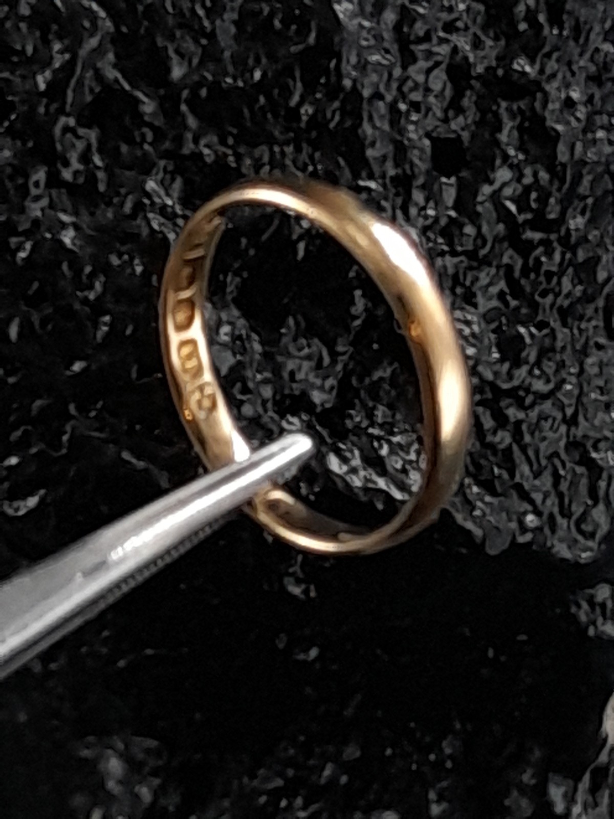 18ct gold Victorian wedding ring original Box Size M, 1.82g Newcastle Assay Rare image 10