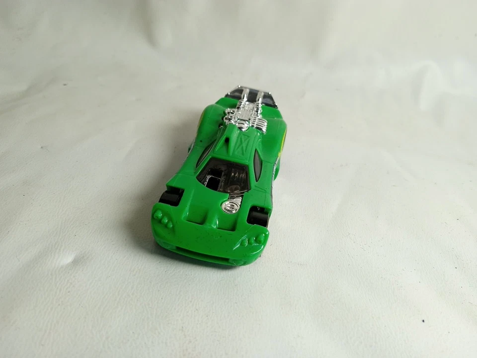 Aceleradores Green Hot Wheels Spine Buster Foto 3 de 4