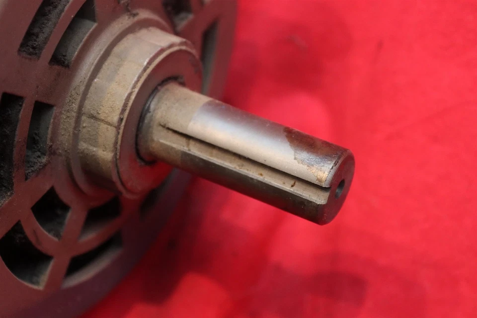 GOULD 8-338277-01 E-PLUS MOTOR 1.5hp 1745RPM 3PH 7/8" clean shaft, good shape. - Image 4 of 4