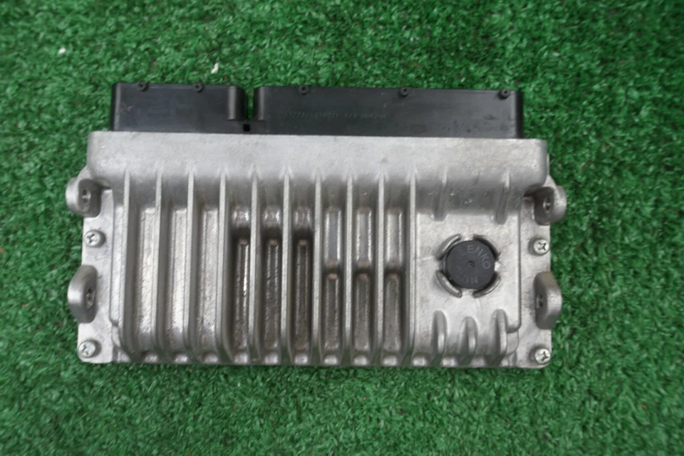 Módulo de control informático del motor Toyota Avalon 2013 2014 OEM 89661-07591 Foto 3 de 4