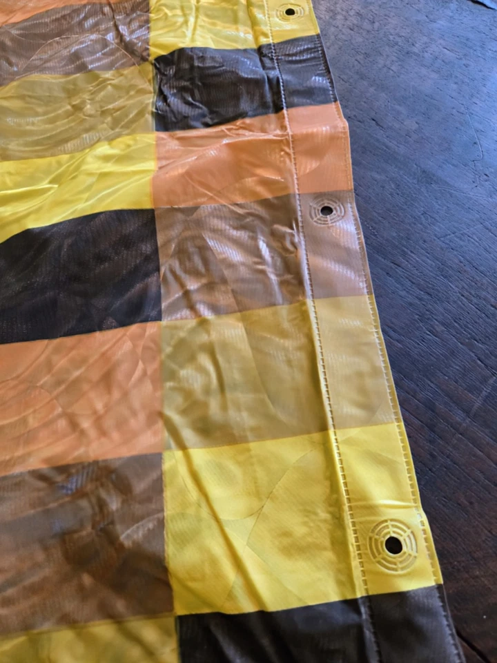 CORTINA DE DUCHA VINTAGE AÑOS 70 NARANJA AMARILLO Y MARRÓN A CUADROS VINILO Y ANILLOS TRANSPARENTES MCM Foto 2 de 4