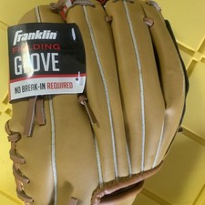 NWT Franklin Fielding Glove 22607 RHT 10" Youth Glove w/Hand Formed Pocket
