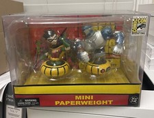 Teen Titans Robin  Cyborg San Diego Comic Con Mini Paperweight 2005