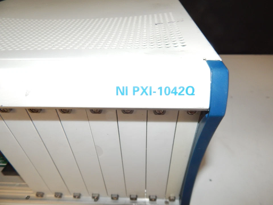 ^^ NATIONAL INSTRUMENTS Ni PXI-1042Q 8 Schlitz Chassis (TJD67) - Bild 2 von 4
