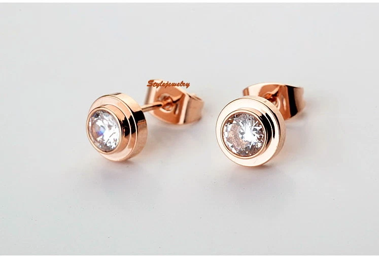 Rose Gold Fill Brilliant Cut Round Stud Earring Made With Swarovski Crystal XE45 Foto 2 de 4