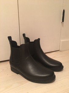 gap rain boots