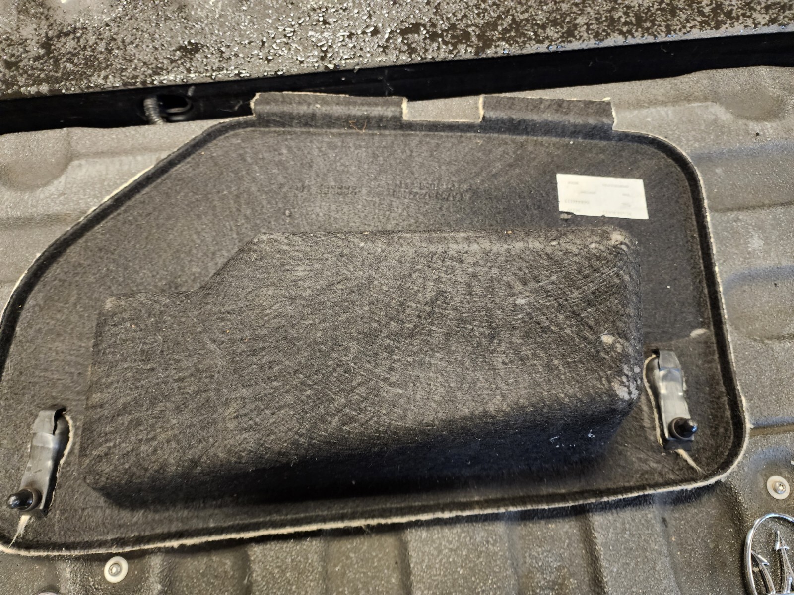 2006 MASERATI TRUNK BOOT ACCESS COVER BEIGE 068446113