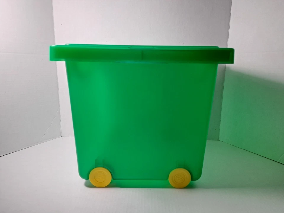 Estuche de almacenamiento LEGO 2012 verde rodante 4 ruedas diseño de cara guiñante buen estado Foto 3 de 4