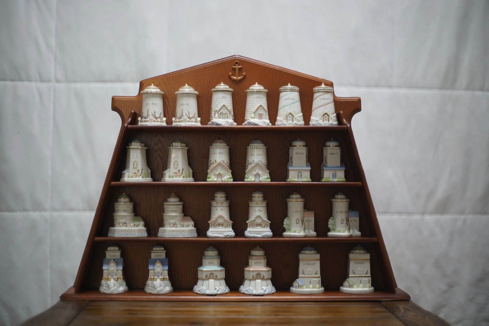 Rare Complete Lenox Seaside Spice Jars Set 2002 24 Jars Wood Rack Lighthouse
Opens in a new window o