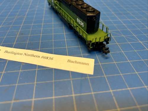 Locomotore scala N Bachmann 51-0670-03 SD 40-2 Burlington Northern 6836 - Foto 4 di 6