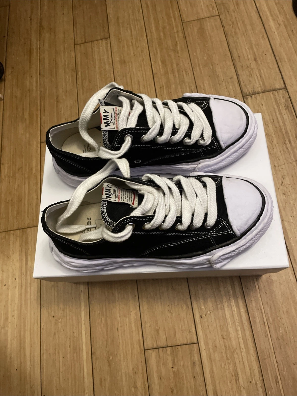 Maison Mihara Yasuhiro Peterson 23 OG suola tela bassa 'nero bianco'