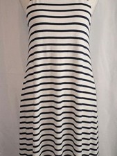Old Navy swing dress is a classic, effortless piece Perfect For Summer Med