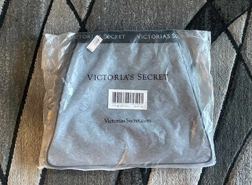 NWT VICTORIA'S SECRET SPORT CINCH GRAY ZIPPER LOGO HANDLE STRAP GYM TOTE BAG - Picture 2 of 8