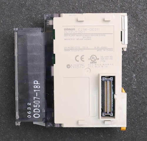 OMRON digital Ausgangsmodule CJ1W-OC211 gebraucht - Picture 7 of 8