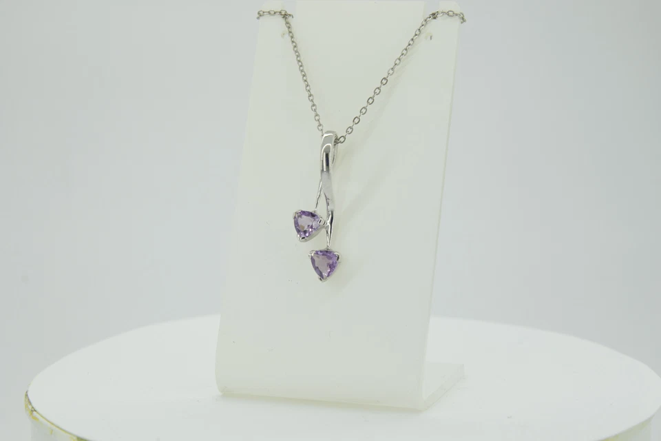 0,85 Carati Amethyst Trillion Pendente 925 Argento Collana Catena Violetta Gemma - Immagine 2 di 4