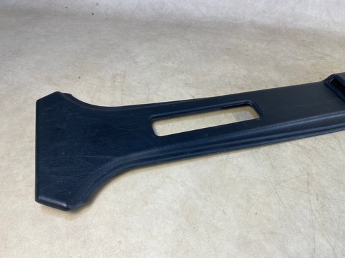 Mercedes G class W463 OEM RIGHT Middle Covering B Pillar Black A4636900640 - Picture 5 of 15