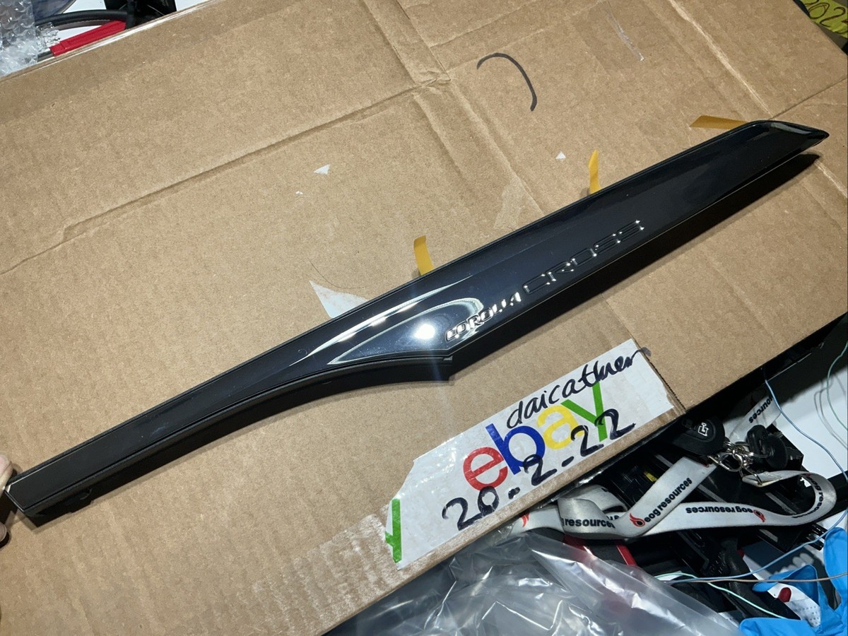 2022-2025 TOYOTA COROLLA CROSS REAR LEFT QUARTER PANEL UPPER TRIM