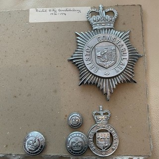 Bristol Constabulary Helmet Plate Cap Badge & Buttons British Police