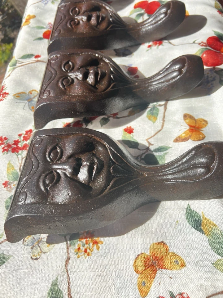 Pies de estufa o bañera, hierro fundido, caras divertidas. Juego de 4 Foto 2 de 4
