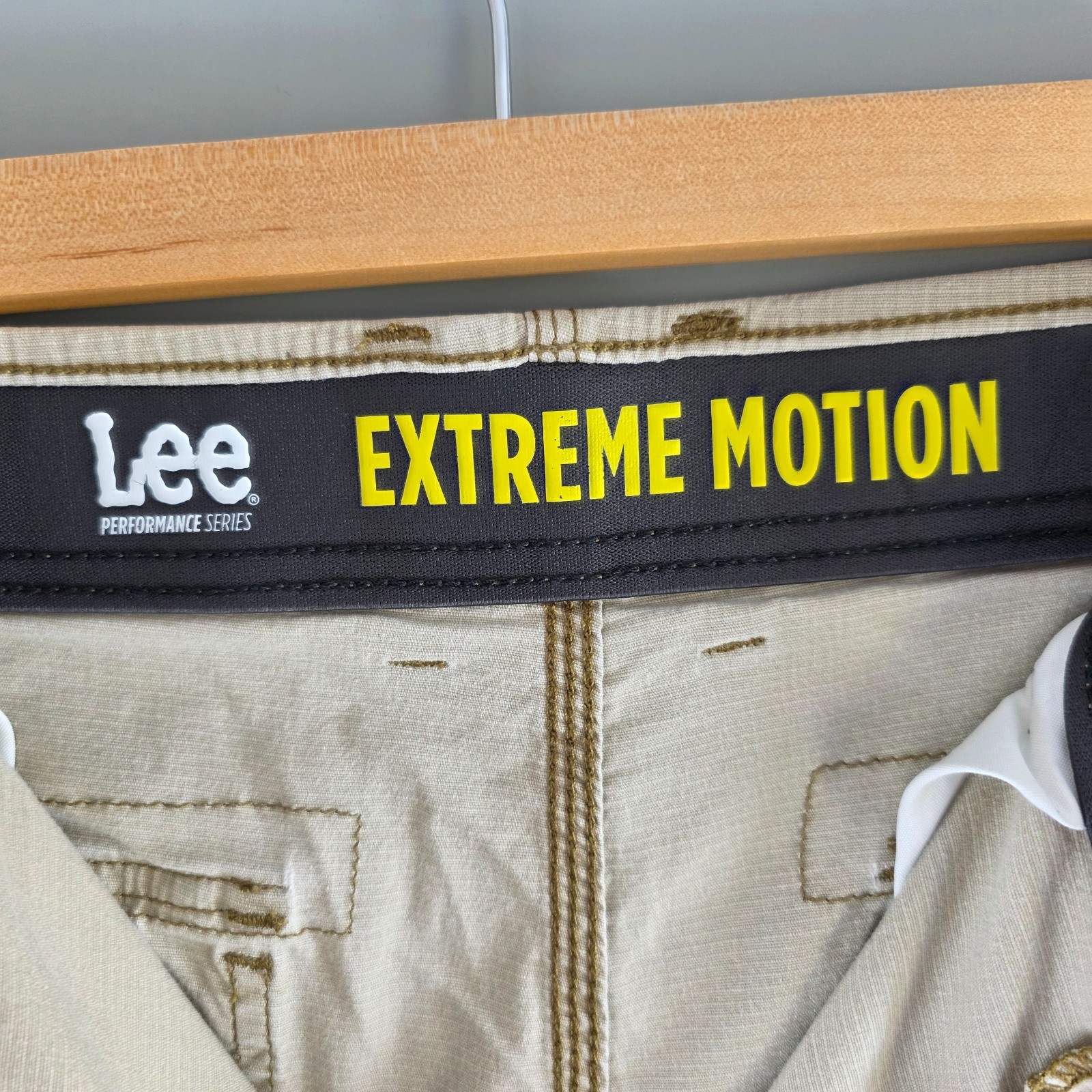 Lee Extreme Motion Cargo Shorts W34 Beige Stretch Utility Workwear Men’s image 3