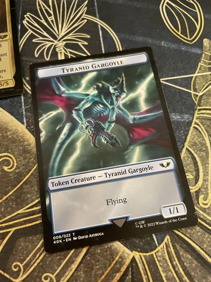 Magic the Gathering Warhammer 40,000 Tyranid Swarm Commander Deck Sleeved W Box - Image 4 of 4