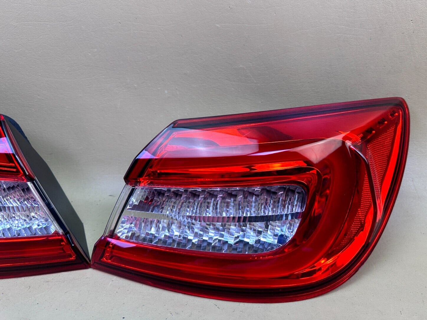 2014-2017 MASERATI QUATTROPORTE LEFT LH & RIGHT RH SIDE OUTER TAIL LIGHT SET OEM