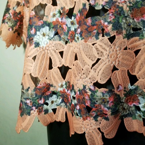 Katia Top Size XXL Peach Floral Open Lace - Picture 3 of 9