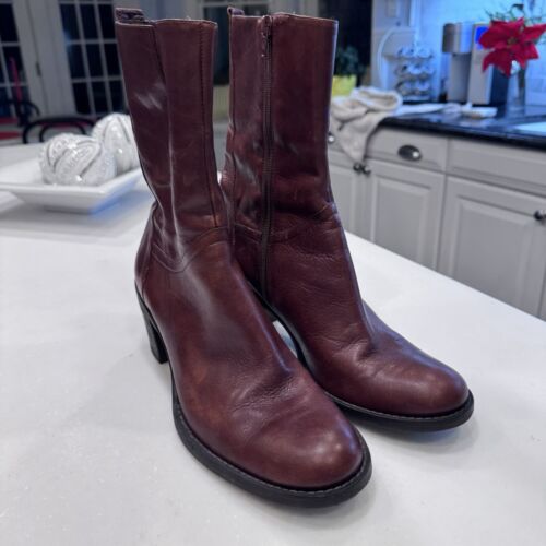 BCBG GIRLS WOMENS BROWN LEATHER HEEL BOOTS - SIZE 10 Cowboy - Picture 2 of 14