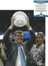 GENO AURIEMMA UCONN HUSKIES BASKETBALL COACH SIGNED 8x10 PHOTO 2 BECKETT BAS COA
