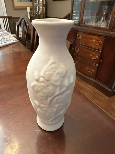 Van Briggle 60's Matte Vellum White Raised Flowers Front & Back Gladys Barker