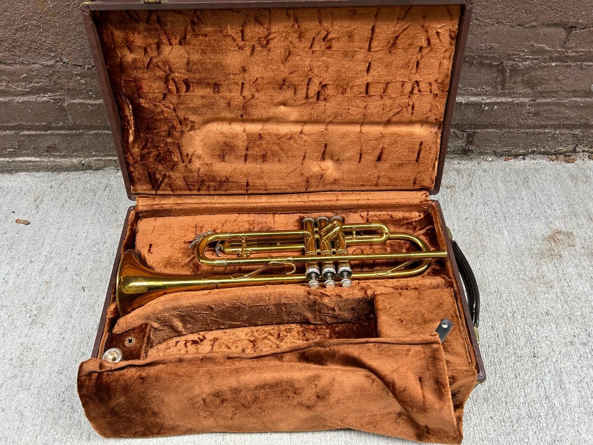 KING Cleveland 600 Trumpet B♭ Vintage 1950s King Cleveland 600 Trumpet w/Case Musical Instrument