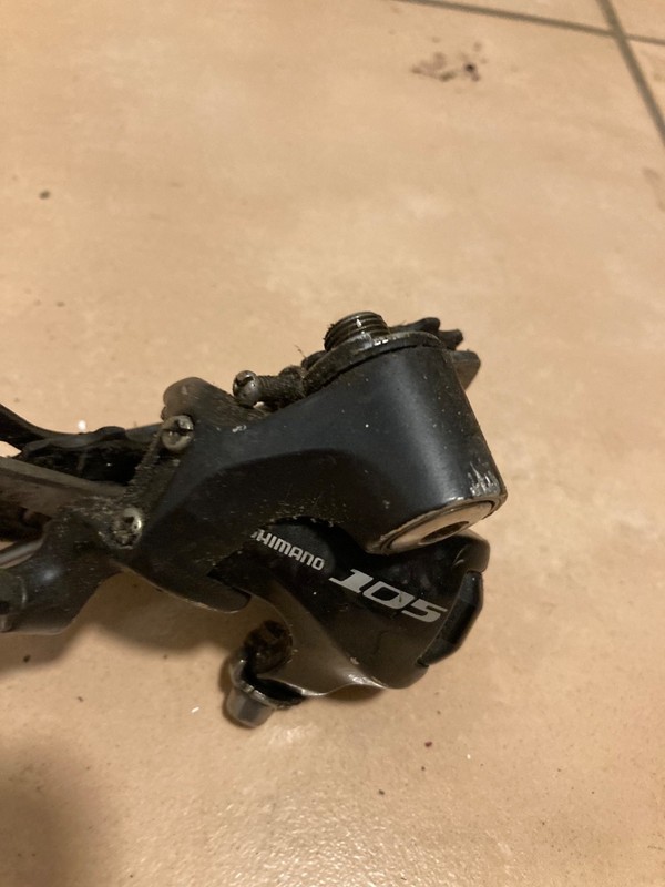Shimano 105 RD-5700 SS Short Cage 10-Speed Rear Derailleur