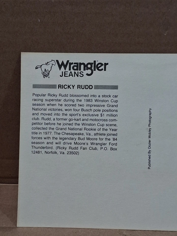 Postal vintage de carreras de autos Ricky Rudd #15 Wrangler Jeans NASCAR 1986 Foto 3 de 3