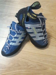 scarpa vantage climbing shoes