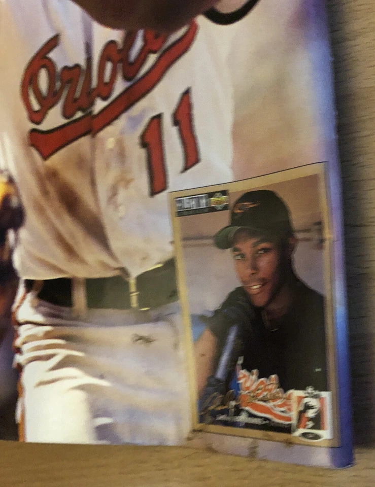 June 1994 Beckett Baseball Card Monthly Ken Griffey Jr. Mike Schmidt Robin Yount - Image 4 of 4