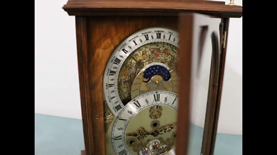 CHRISTIAAN HUYGENS Clock Full CALENDAR Mantel Triple Chimes