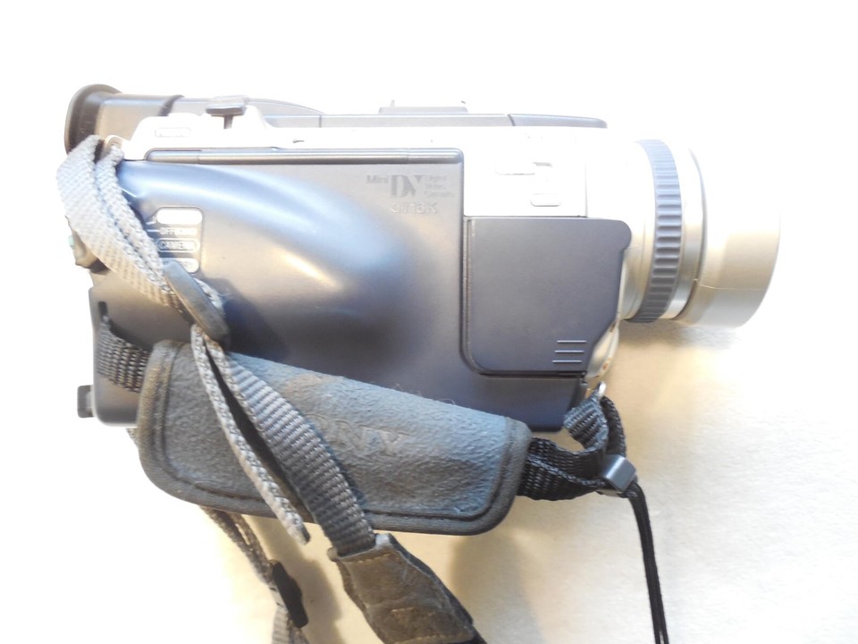 vhbw 1x batteria compatibile con Sony DCR-TRV33, DCR-TRV330, DCR-TRV270E, DCR-TRV285E, DCR-TRV30 videocamera camcorder (2000mAh, 7,2V, Li-Ion
