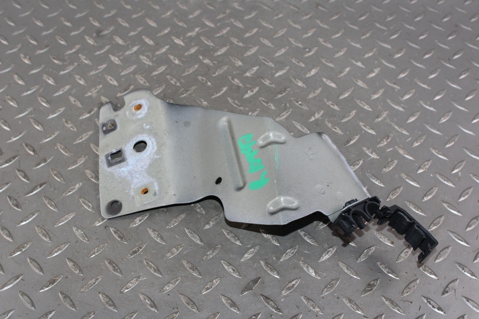 14-19 Ghibli Passenger RH Right Front Fender Body Mounting Bracket Mount OEM WTY