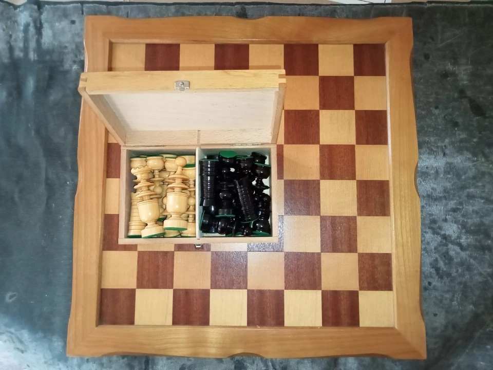 AU NAIN BLEU jeu d'échecs régence yeux en verre avec son échiquier - roi : 9 cm - Photo 2/4