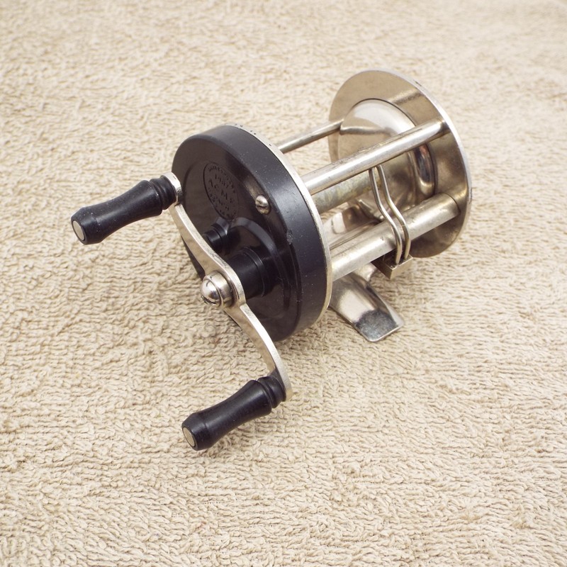 SHAKESPEARE 1907 ACME antique fishing reels vintage