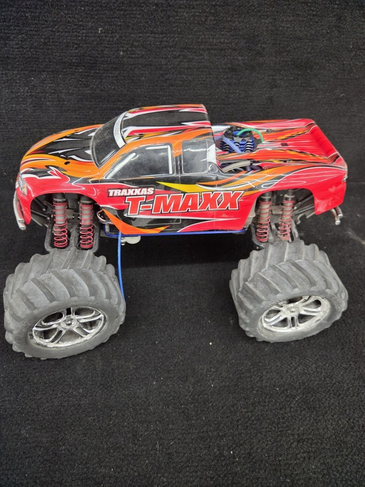 Traxxas T-MAXX 3.3 1/10 4WD Nitro RC Truck Needs Starter And ...