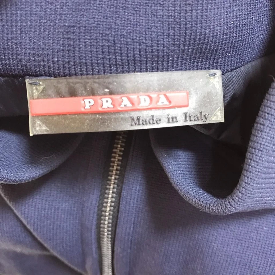 Б/У PRADA 3-WAY НЕЙЛОНА КУРТКА И ЖИЛЕТ, ТЕМНО-СИНИЙ, РАЗМЕР 40, СДЕЛАНО В ИТАЛИИ ПРИЕМЛЕМЫЙ - Изображение 4 из 4